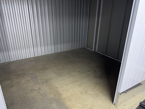 Clean and level floor prepared for Dura Tile installation
